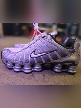 Nike Men’s SHOX TL Sneakers in metalic Silver and Black